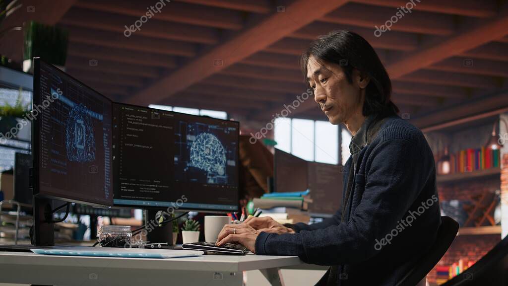 Kleines Team eines Start-ups arbeitet an KI-Ideen